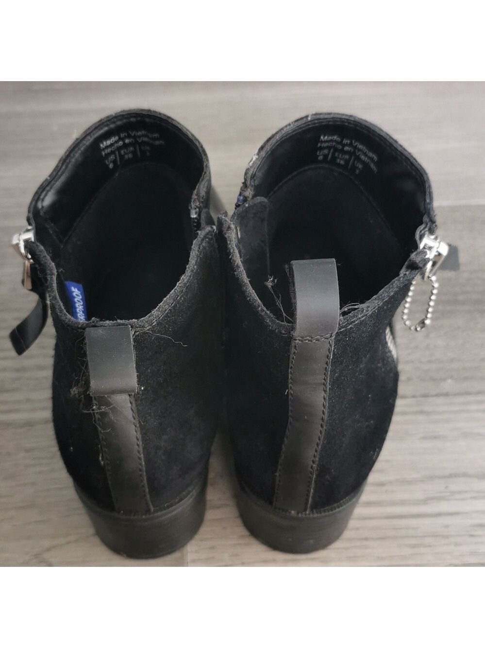 Aldo waterproof black boots, side zip. Size 6. EUC - Picture 8 of 9